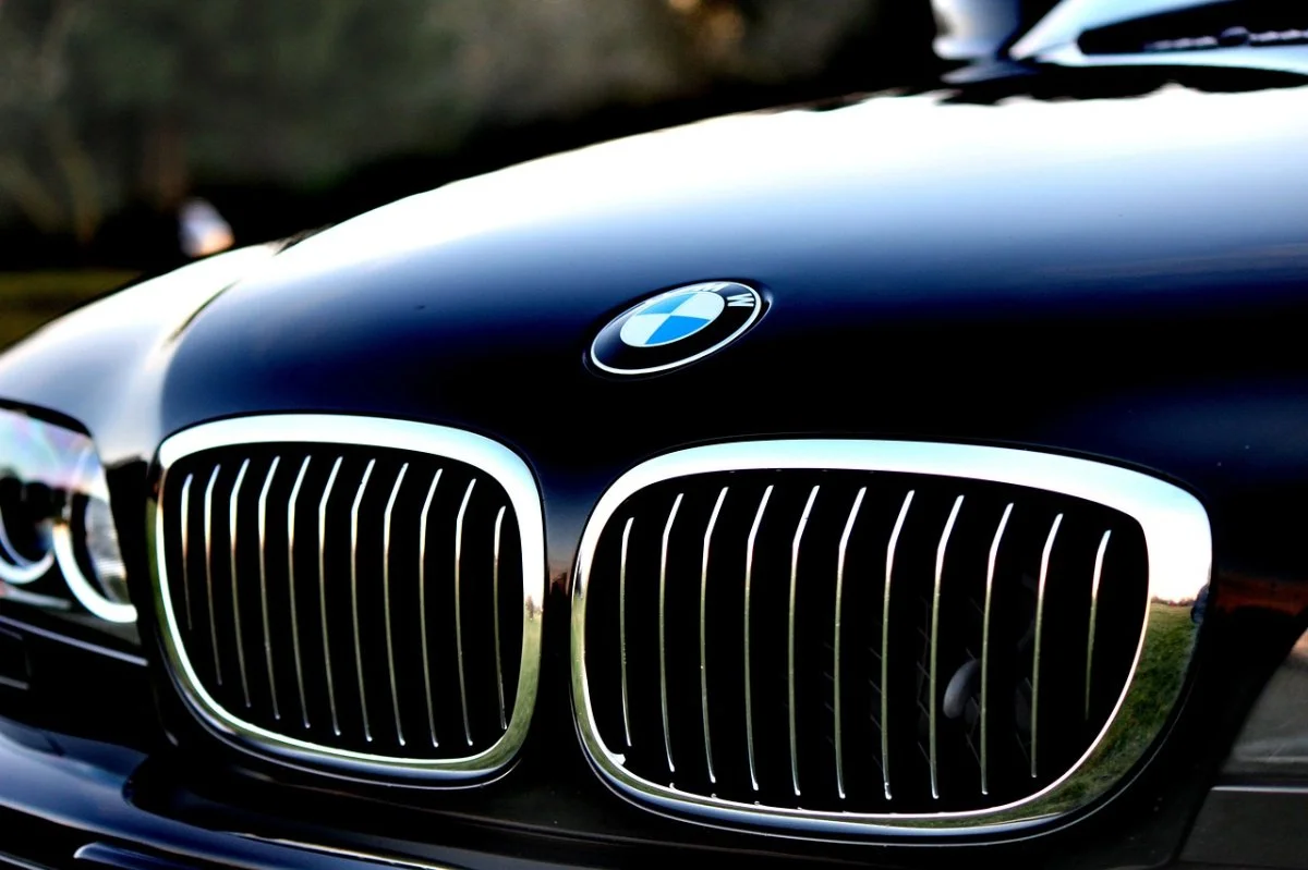 Automobilio pardavimas supirkėjui: privalumai ir trūkumai